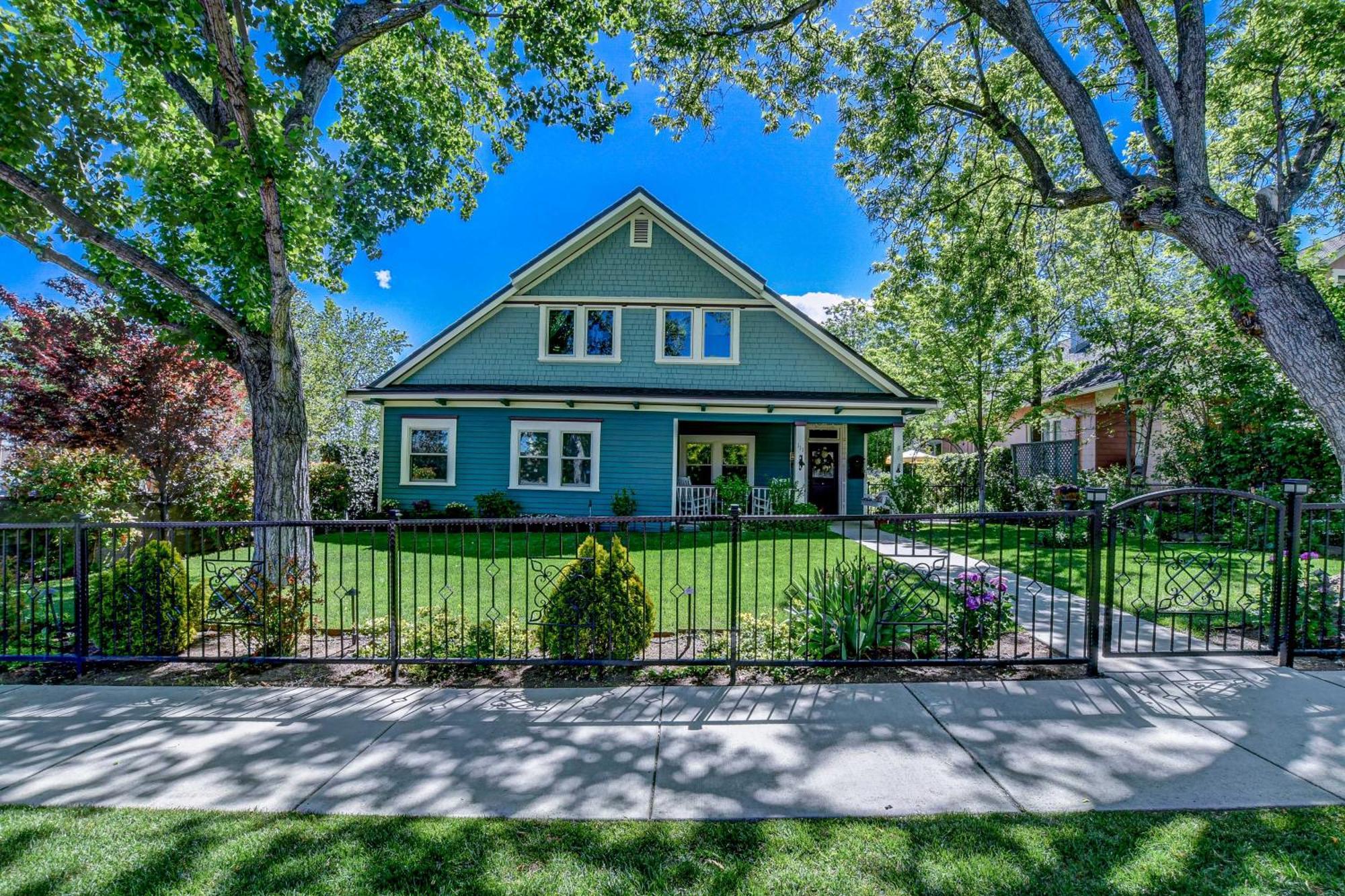 Historic Prescott Home With Yard, Walk To Downtown! Экстерьер фото